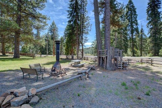 4836 Hyatt Prairie Road, Ashland, OR 97520