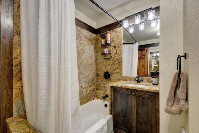 4836 Hyatt Prairie Road, Ashland, OR 97520