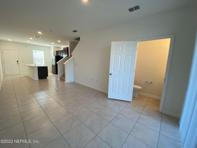 8319 ZENITH Circle, Jacksonville, FL 32256
