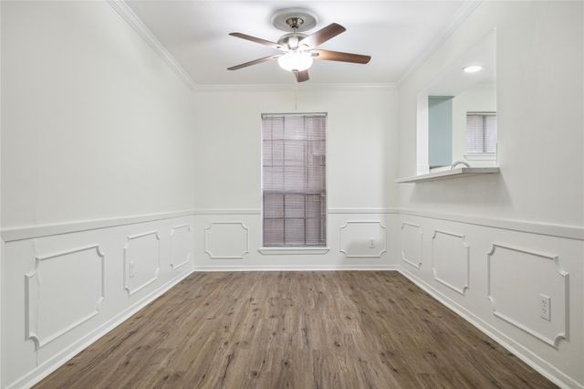 513 Ridge 2, Houston, TX 77009