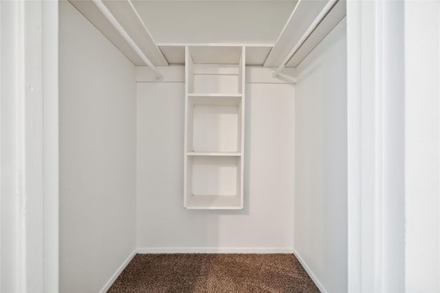 513 Ridge 2, Houston, TX 77009