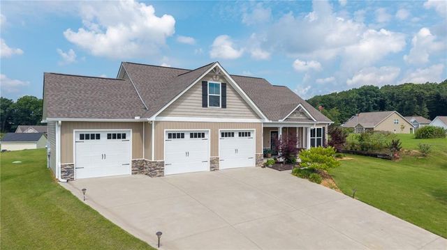 127 Alex Court, Calhoun, GA 30701