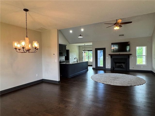 127 Alex Court, Calhoun, GA 30701