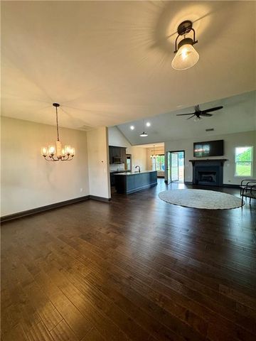 127 Alex Court, Calhoun, GA 30701