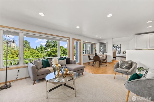 9009 45th Avenue NE, Seattle, WA 98115