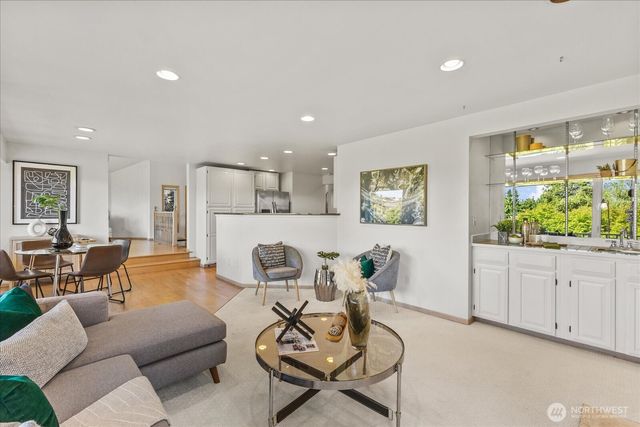 9009 45th Avenue NE, Seattle, WA 98115