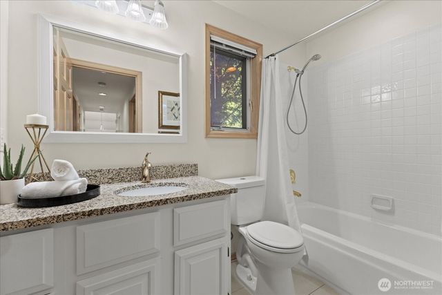 9009 45th Avenue NE, Seattle, WA 98115