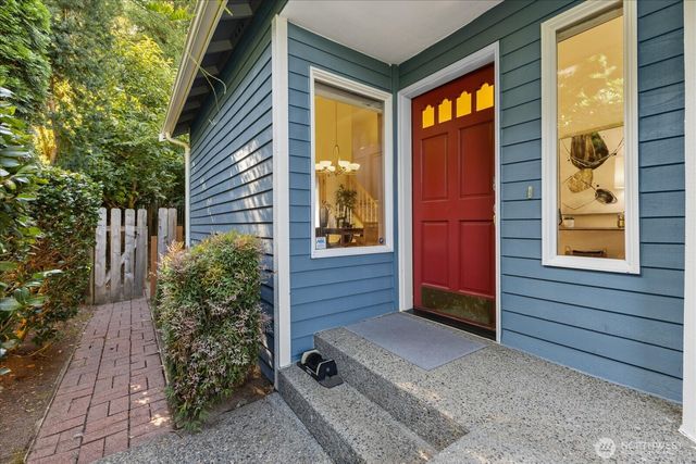 9009 45th Avenue NE, Seattle, WA 98115