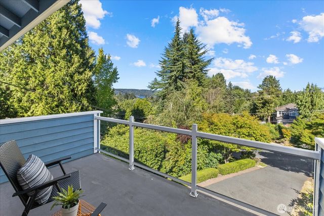 9009 45th Avenue NE, Seattle, WA 98115