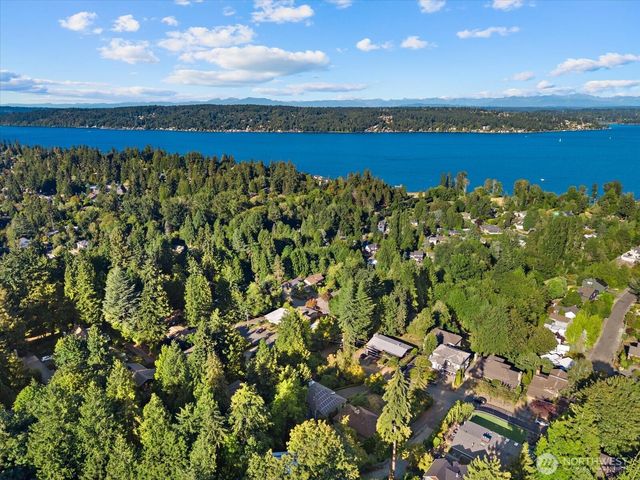 9009 45th Avenue NE, Seattle, WA 98115