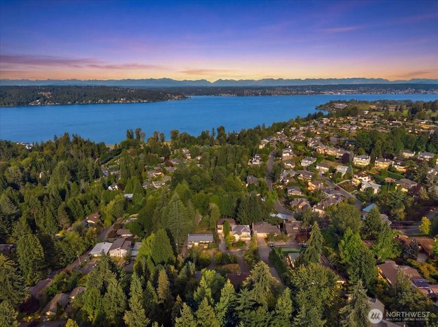 9009 45th Avenue NE, Seattle, WA 98115