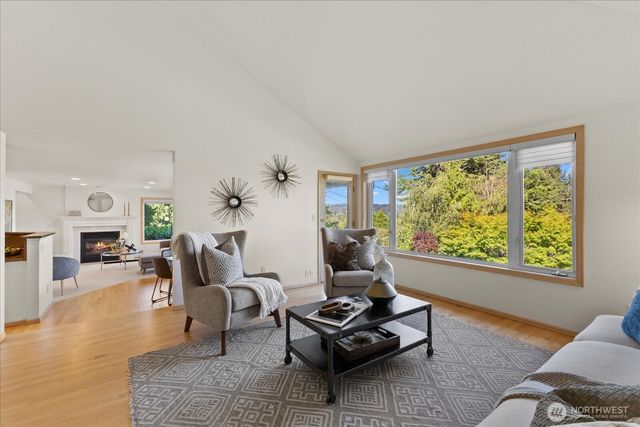 9009 45th Avenue NE, Seattle, WA 98115