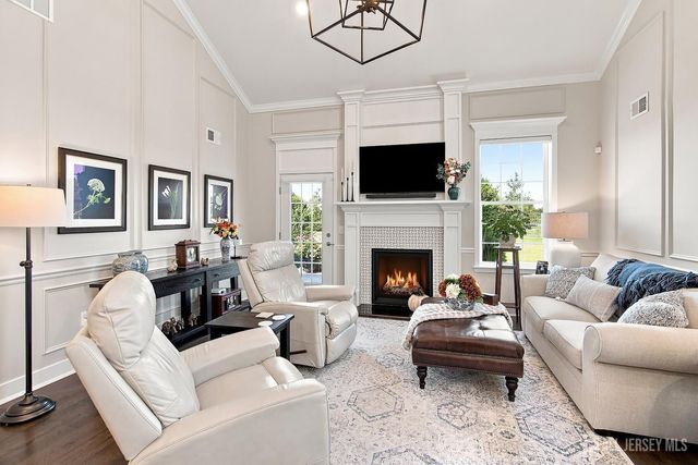 83 Starlight Drive, Monroe, NJ 08831