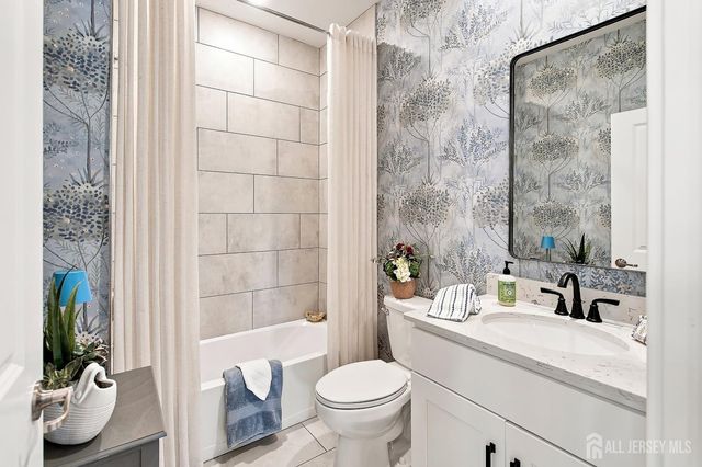 83 Starlight Drive, Monroe, NJ 08831