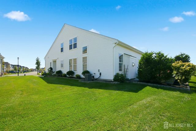 83 Starlight Drive, Monroe, NJ 08831