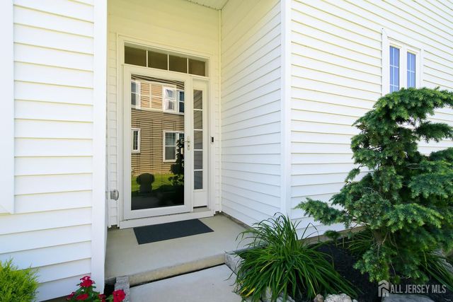 83 Starlight Drive, Monroe, NJ 08831