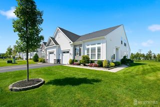 83 Starlight Drive, Monroe, NJ 08831