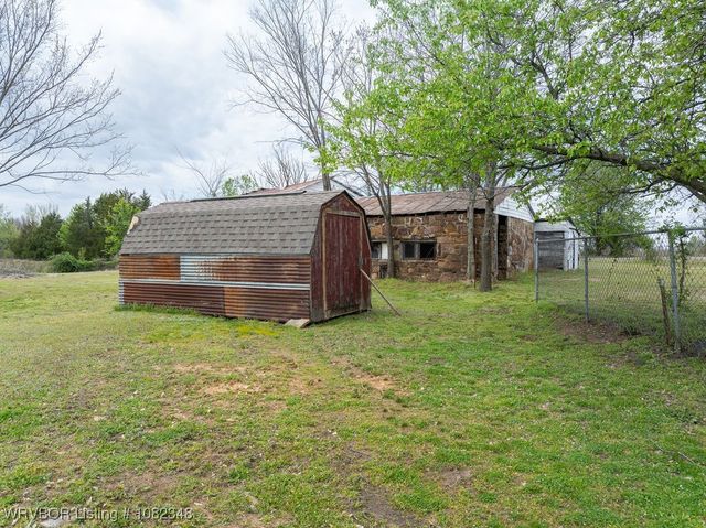627 Parks Drive, Charleston, AR 72933