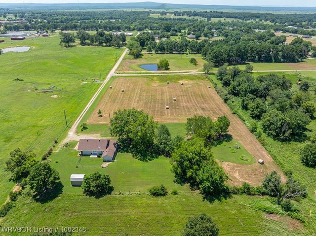 627 Parks Drive, Charleston, AR 72933