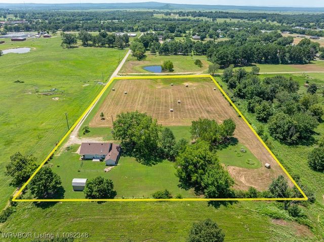 627 Parks Drive, Charleston, AR 72933