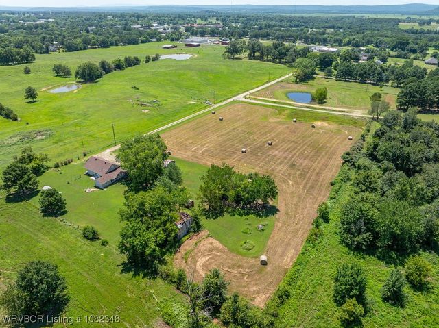 627 Parks Drive, Charleston, AR 72933