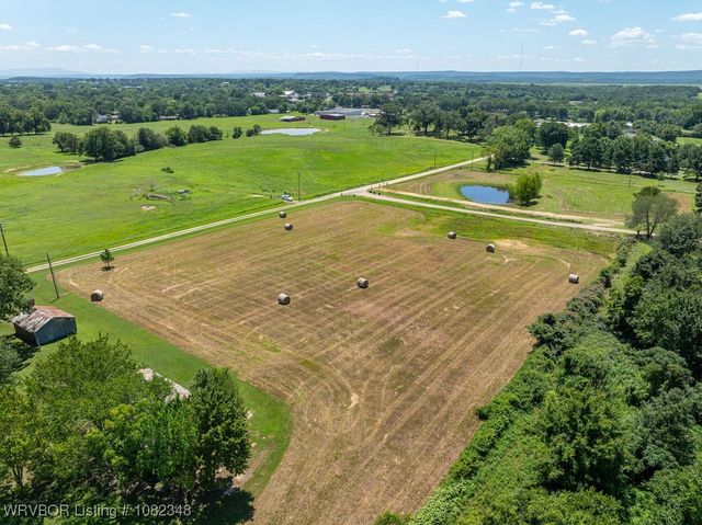627 Parks Drive, Charleston, AR 72933