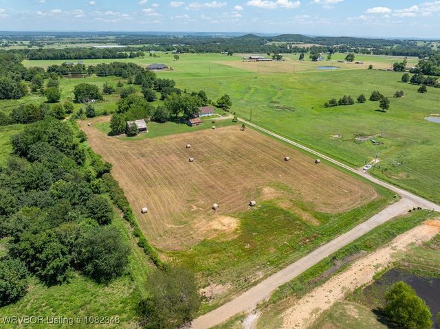 627 Parks Drive, Charleston, AR 72933