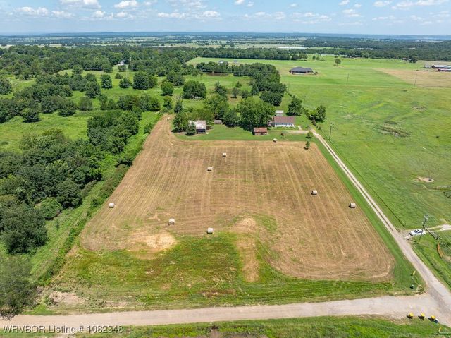 627 Parks Drive, Charleston, AR 72933