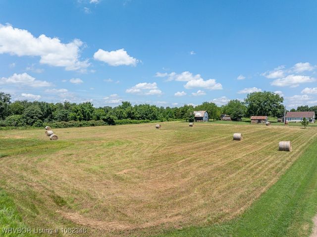 627 Parks Drive, Charleston, AR 72933