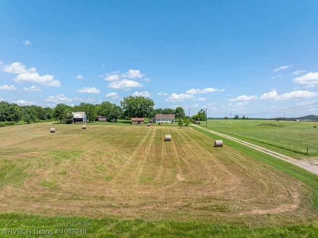 627 Parks Drive, Charleston, AR 72933