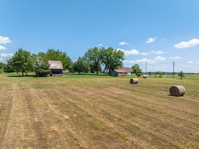 627 Parks Drive, Charleston, AR 72933