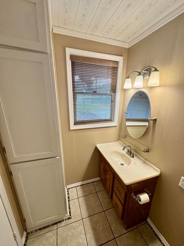 948 S Ivy Street, Medford, OR 97501