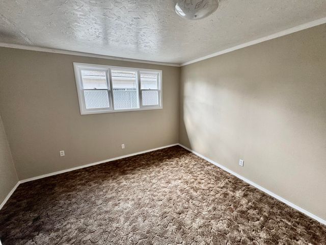 948 S Ivy Street, Medford, OR 97501