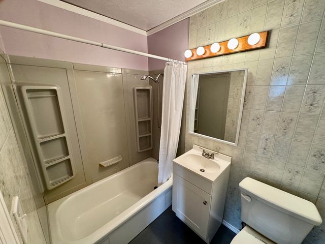 948 S Ivy Street, Medford, OR 97501