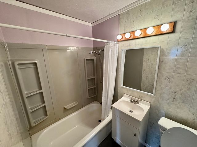 948 S Ivy Street, Medford, OR 97501