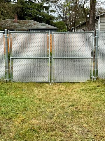 948 S Ivy Street, Medford, OR 97501