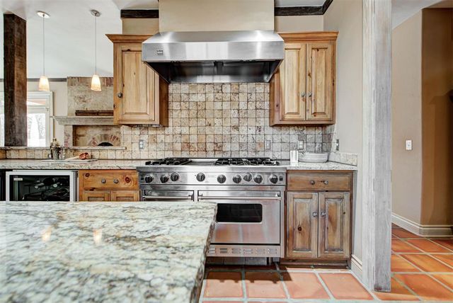 15300 Stoney Spring Road, Edmond, OK 73013