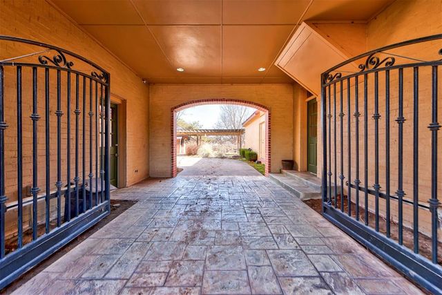 15300 Stoney Spring Road, Edmond, OK 73013