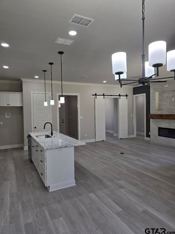 910 Alex Dr, Whitehouse, TX 75791