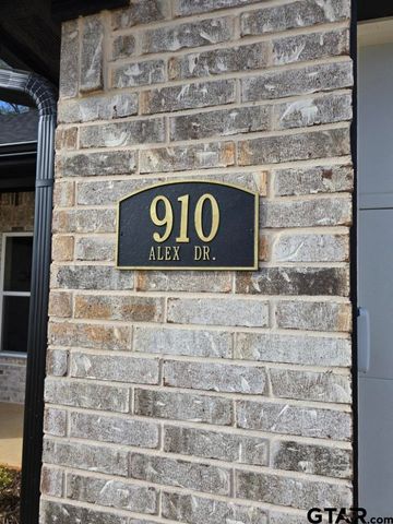 910 Alex Dr, Whitehouse, TX 75791