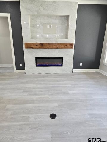 910 Alex Dr, Whitehouse, TX 75791