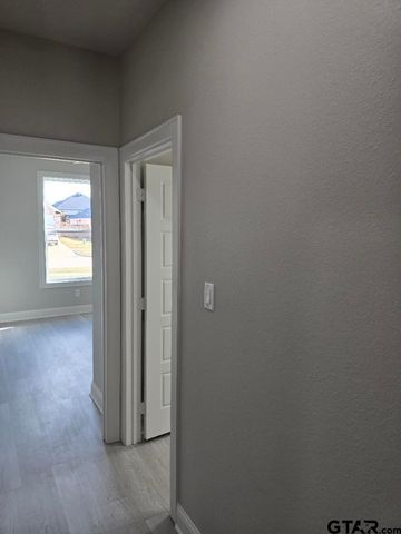 910 Alex Dr, Whitehouse, TX 75791