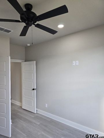 910 Alex Dr, Whitehouse, TX 75791