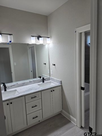 910 Alex Dr, Whitehouse, TX 75791