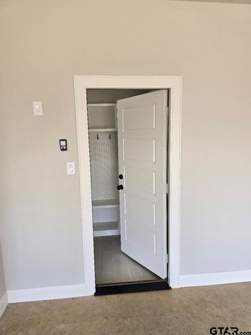 910 Alex Dr, Whitehouse, TX 75791