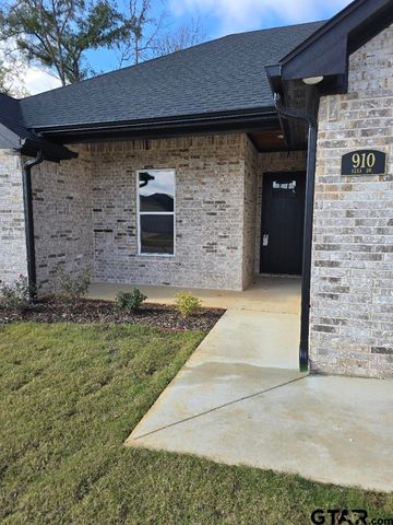 910 Alex Dr, Whitehouse, TX 75791