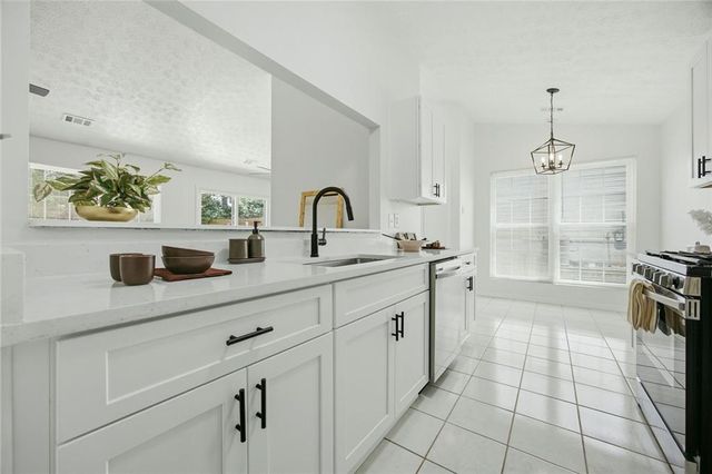 10855 Mortons Circle, Johns Creek, GA 30022