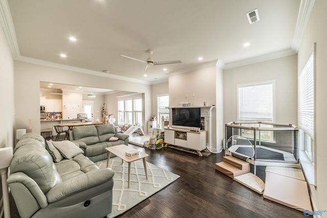 3013 Peevey Creek Lane, Owens Cross Roads, AL 35763