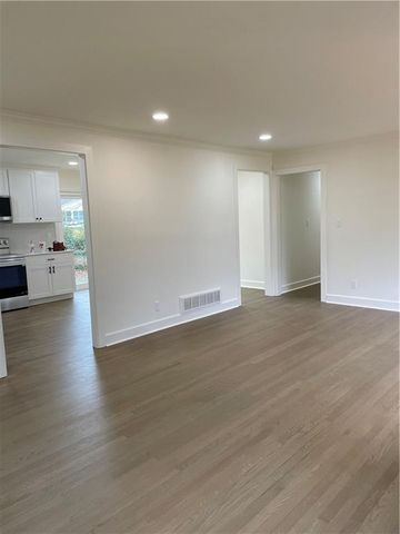 475 Maxwell Road, Roswell, GA 30075