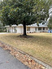 475 Maxwell Road, Roswell, GA 30075